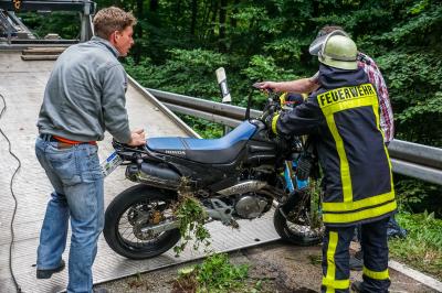 Wiesensteig: Toedlicher Verkehrsunfall- Pkw kollidiert mit Motorrad - Rettungshubschrauber im Einsatz